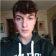 Studente che ha appena finito il liceo scientifico e ha appena finito 2 mesi in Irlanda a studiare. Quindi sono ben propenso a aiutare in matematica e scienze ma anche inglese